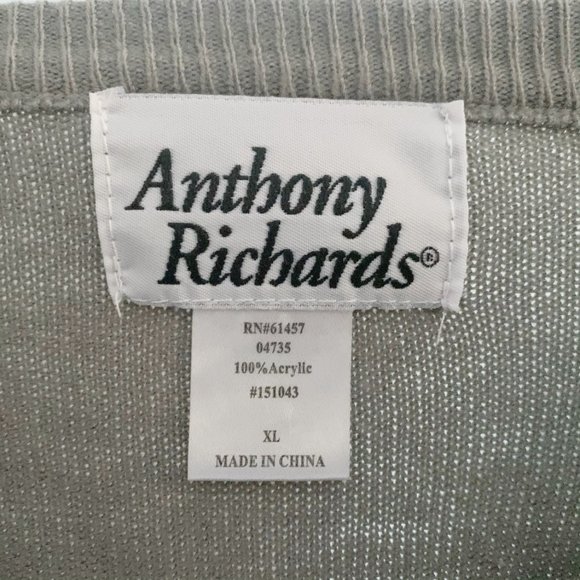 Vintage gray floral embroidered sweater - Picture 7 of 7